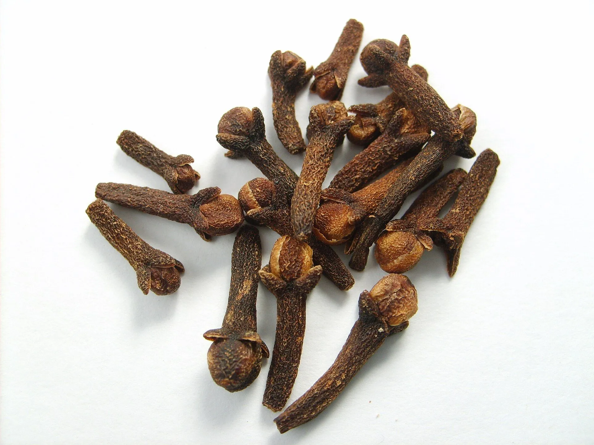 Dried cloves.